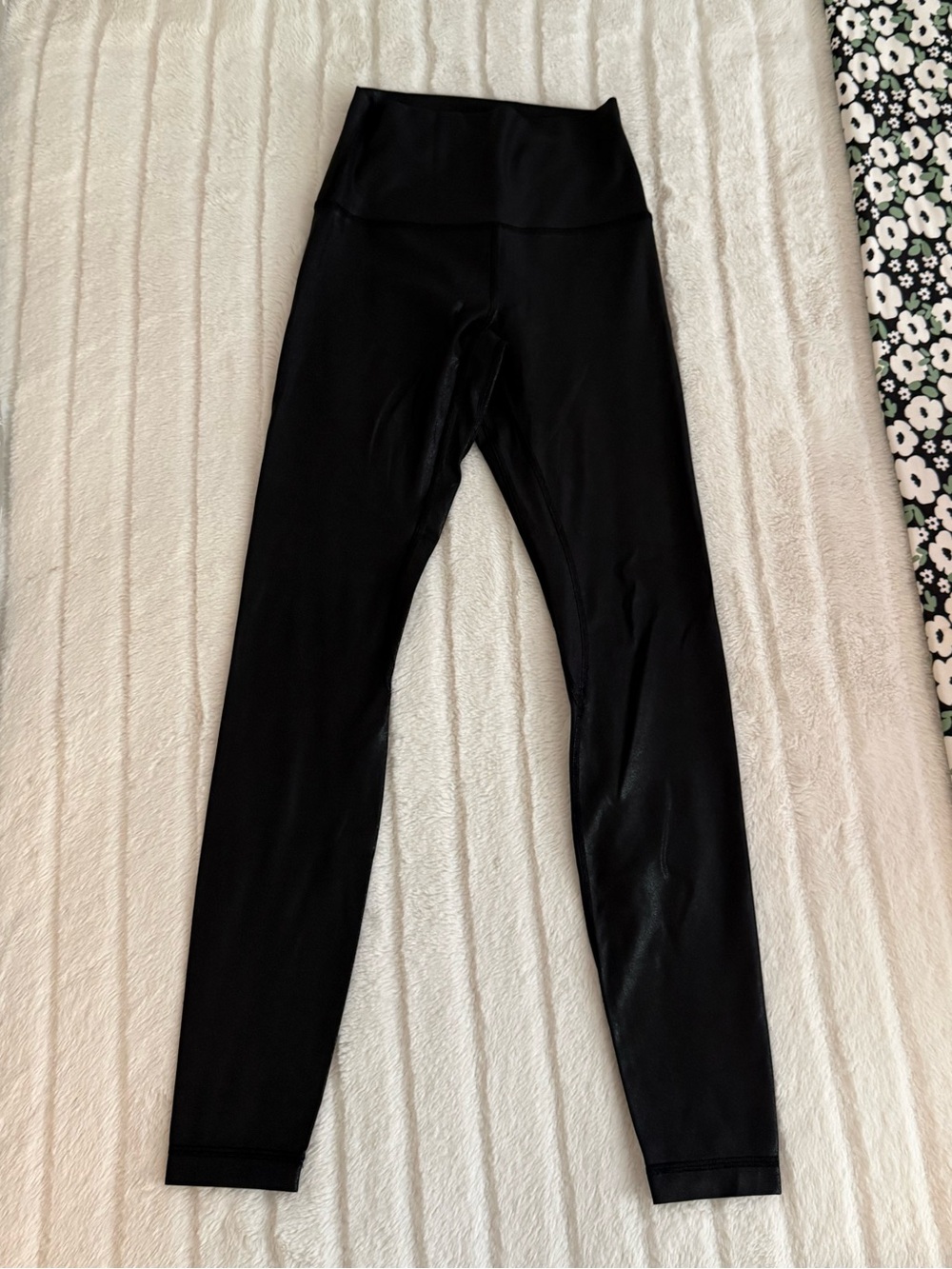 Lululemon Align High-Rise 28” Legging in Black Shine - Size 4 - Picture 2 of 4
